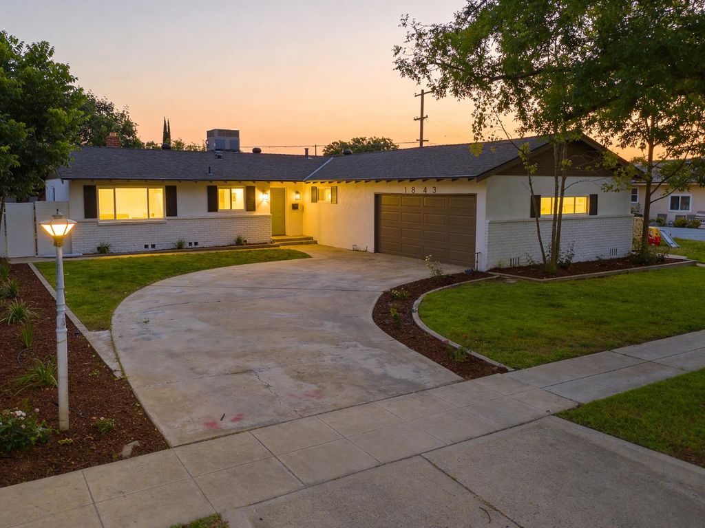 Image 43 of property listing at 1843 W Cortland Avenue, Fresno, CA 93705
