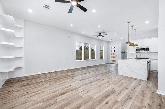 2716 Spence Street, Houston, TX 77093