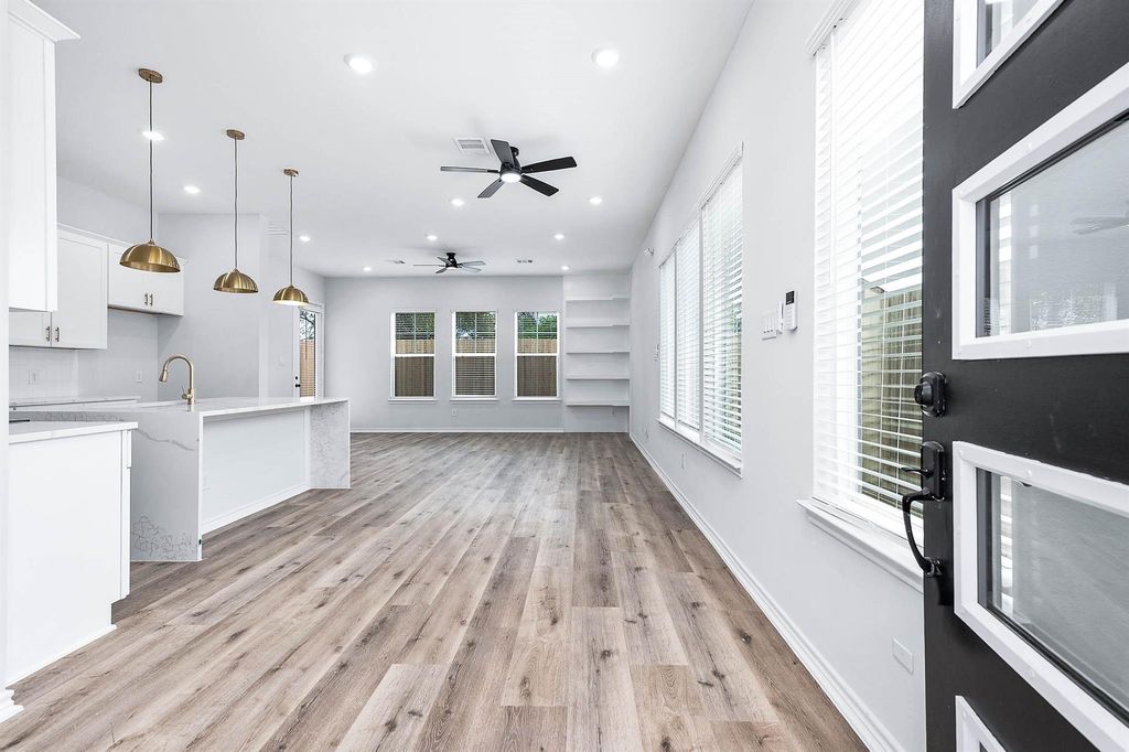 2716 Spence Street, Houston, TX 77093