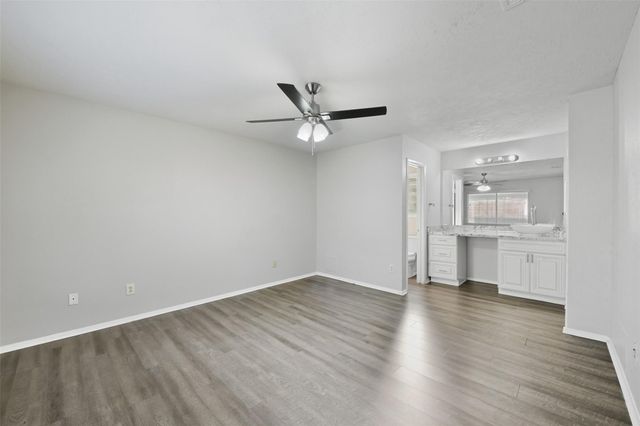 2822 Forest Point Drive, League City, TX 77573