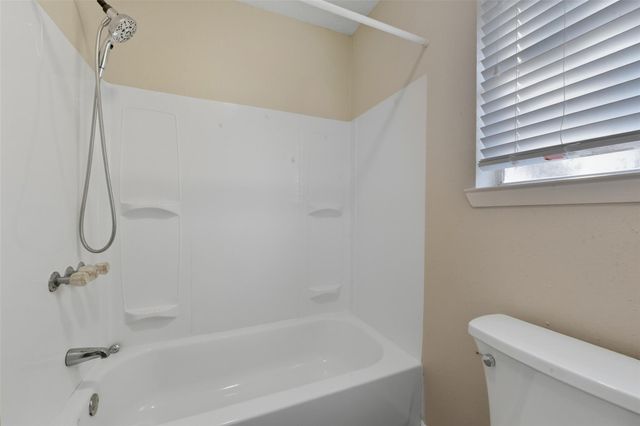 2822 Forest Point Drive, League City, TX 77573