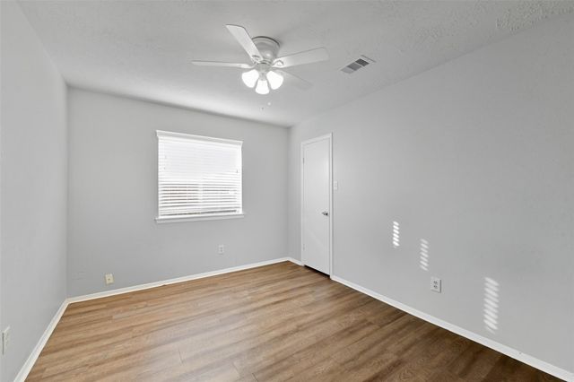 2822 Forest Point Drive, League City, TX 77573