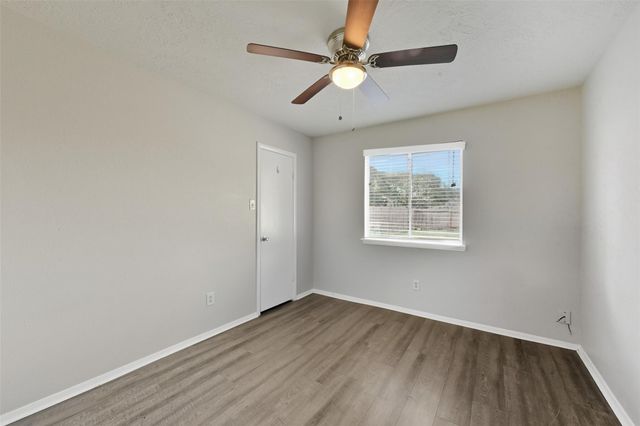 2822 Forest Point Drive, League City, TX 77573