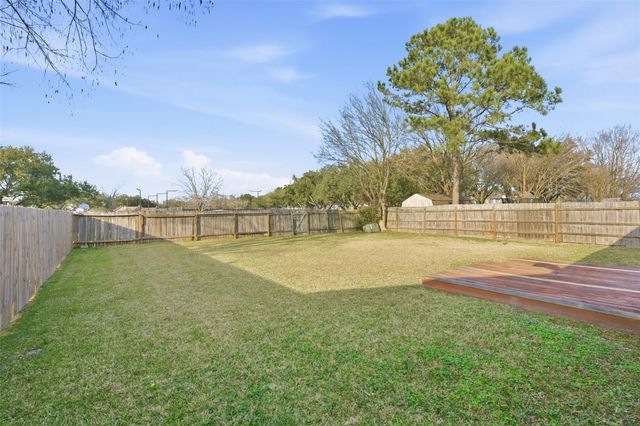 2822 Forest Point Drive, League City, TX 77573