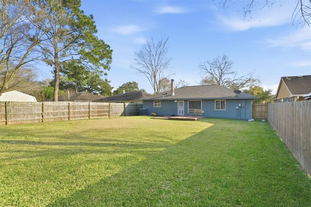 2822 Forest Point Drive, League City, TX 77573