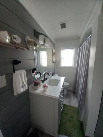 806 S Main Street, Au Gres Twp, MI 48703