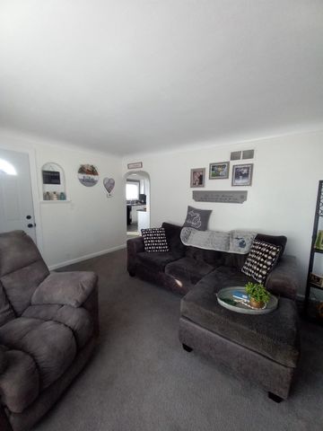 806 S Main Street, Au Gres Twp, MI 48703