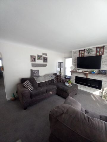 806 S Main Street, Au Gres Twp, MI 48703