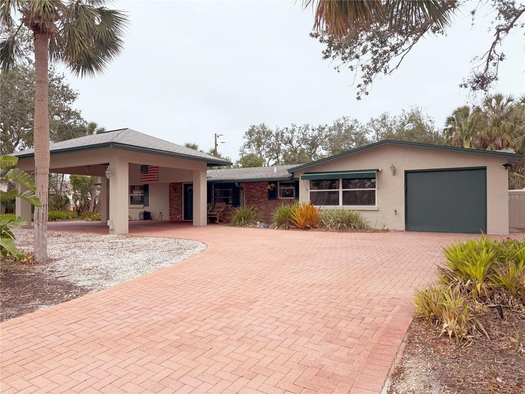 Image 1 of property listing at 5353 SHADOW LAWN DRIVE, Sarasota, FL 34242
