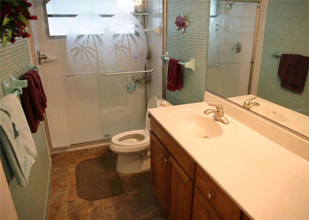 Image 25 of property listing at 5353 SHADOW LAWN DRIVE, Sarasota, FL 34242