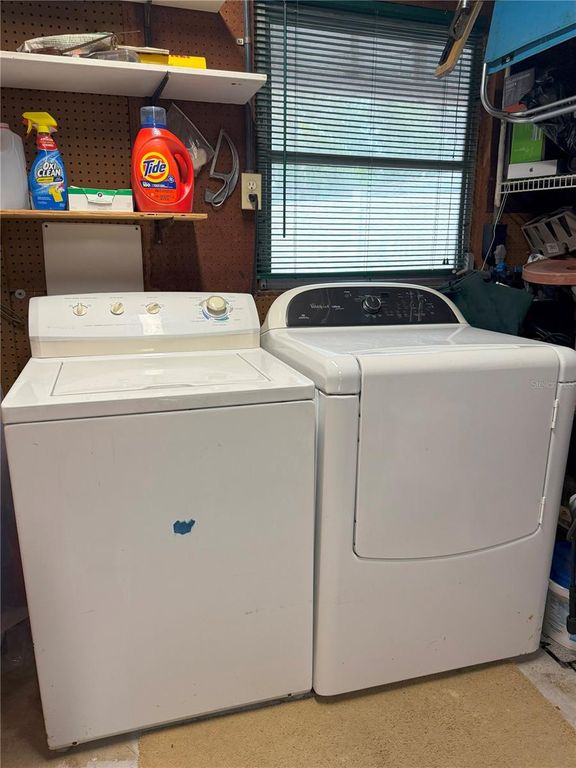 Image 39 of property listing at 5353 SHADOW LAWN DRIVE, Sarasota, FL 34242