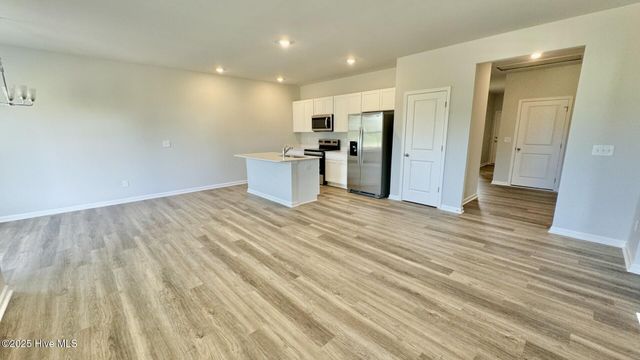 626 S Squires Run Lane, Richlands, NC 28574