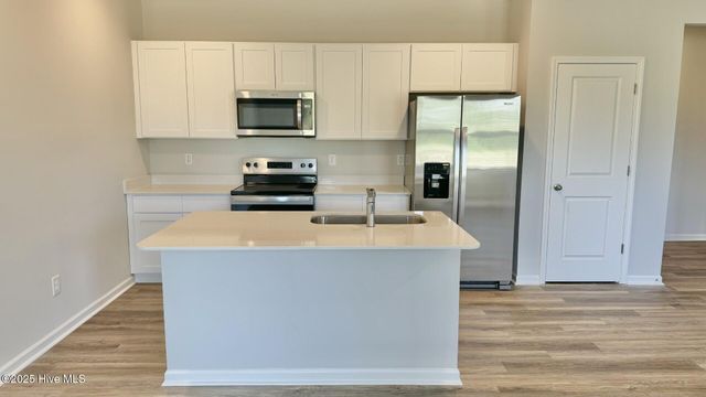 626 S Squires Run Lane, Richlands, NC 28574