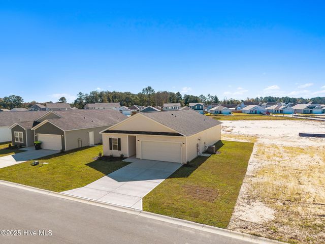 626 S Squires Run Lane, Richlands, NC 28574