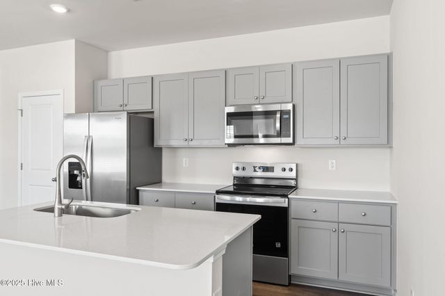 626 S Squires Run Lane, Richlands, NC 28574