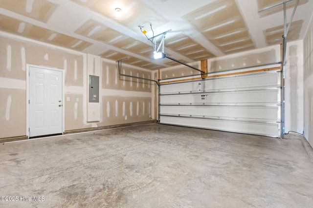 626 S Squires Run Lane, Richlands, NC 28574