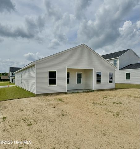 626 S Squires Run Lane, Richlands, NC 28574