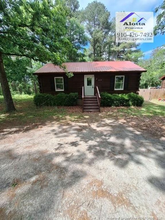 268 W Manchester Road, Spring Lake, NC 28390