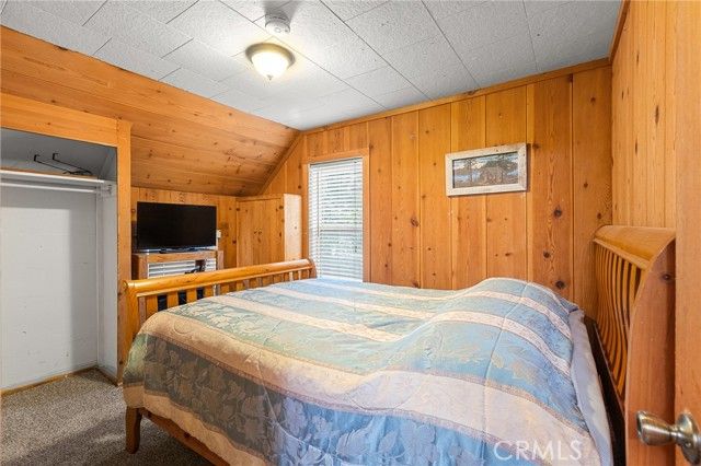 233 Glen Avon Drive, Cedar Glen, CA 92321