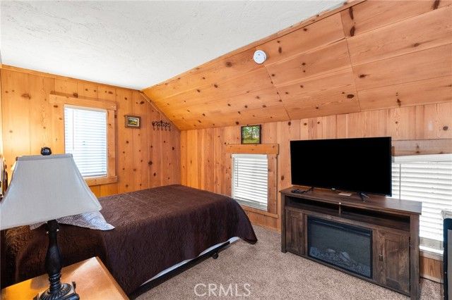 233 Glen Avon Drive, Cedar Glen, CA 92321