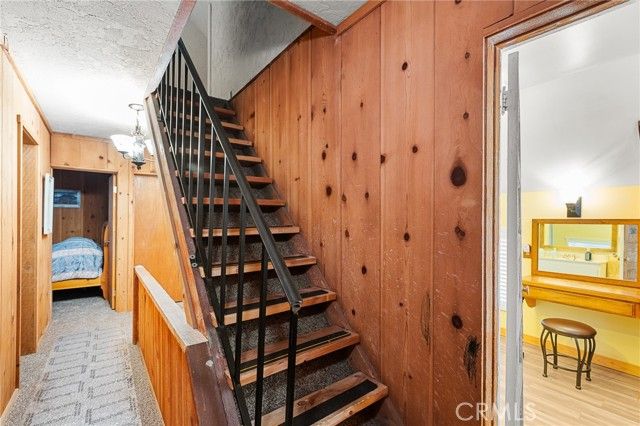 233 Glen Avon Drive, Cedar Glen, CA 92321