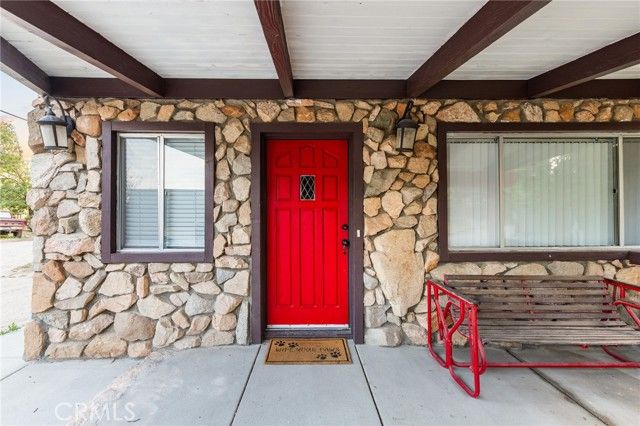 233 Glen Avon Drive, Cedar Glen, CA 92321