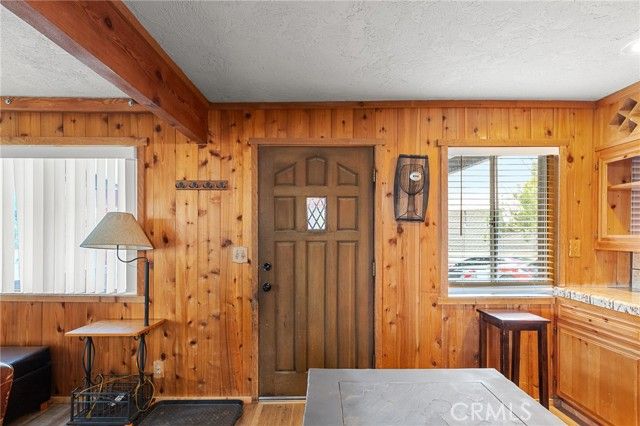 233 Glen Avon Drive, Cedar Glen, CA 92321