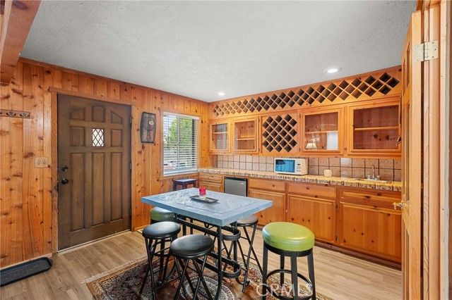 233 Glen Avon Drive, Cedar Glen, CA 92321