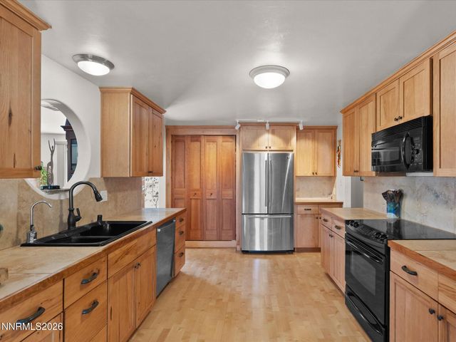 1560 Jones Street, Minden, NV 89423