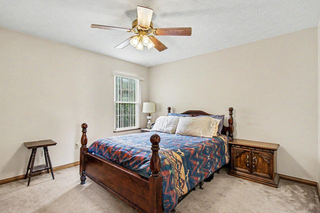 1506 Waterfall Way, Elsmere, KY 41018