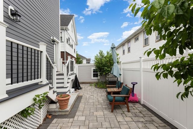 27 Hancock St 2, Medford, MA 02155