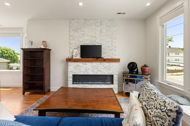 27 Hancock St 2, Medford, MA 02155