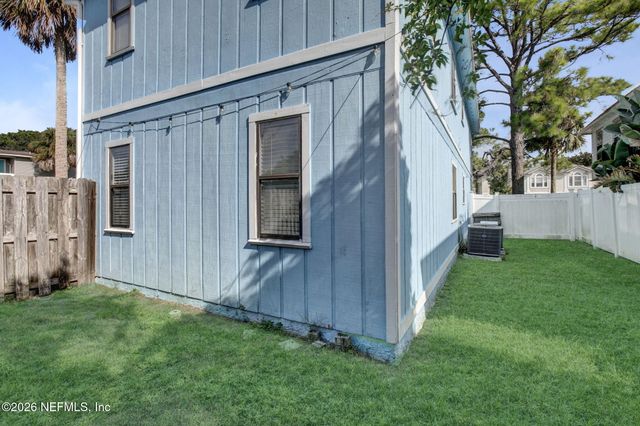 725 7TH Avenue S, Jacksonville Beach, FL 32250