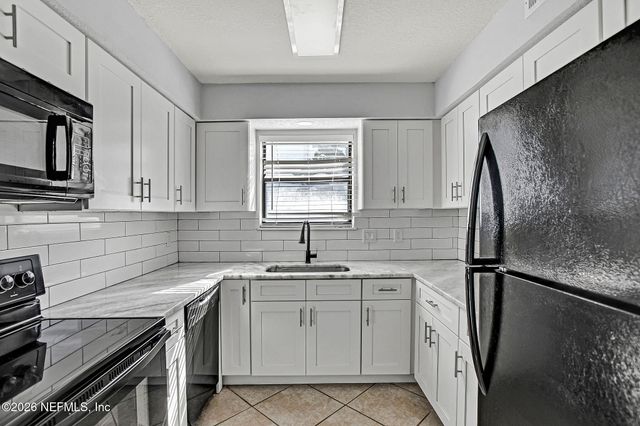 725 7TH Avenue S, Jacksonville Beach, FL 32250