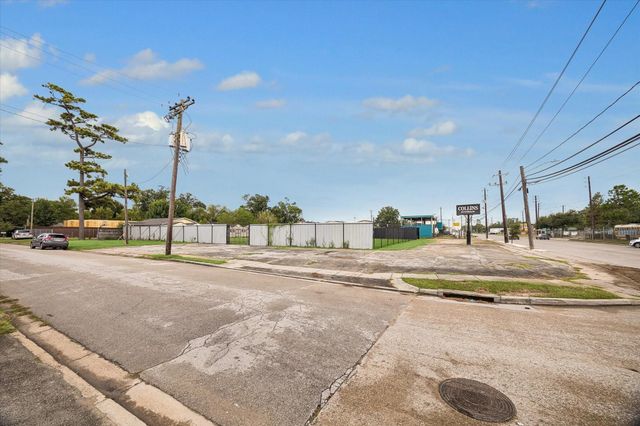 8308 & 8312, & 8814 Mesa, Richland Drive, Houston, TX 77028