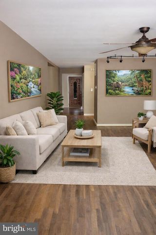 8100 LANGBROOK RD, Springfield, VA 22152