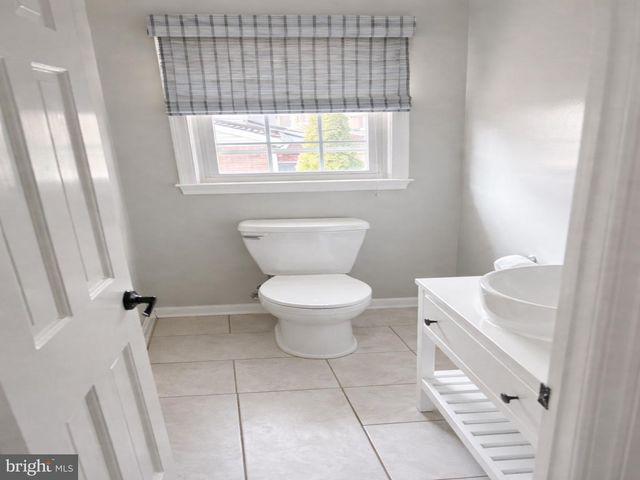 8100 LANGBROOK RD, Springfield, VA 22152