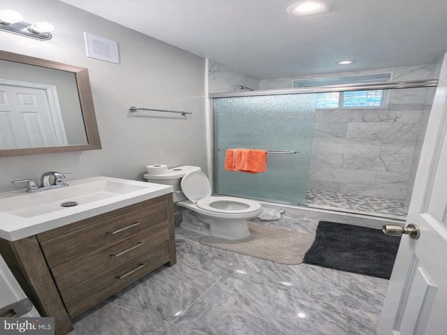 8100 LANGBROOK RD, Springfield, VA 22152