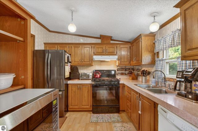 3333 N Ferris Road, Sumner, MI 48889