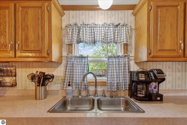 3333 N Ferris Road, Sumner, MI 48889
