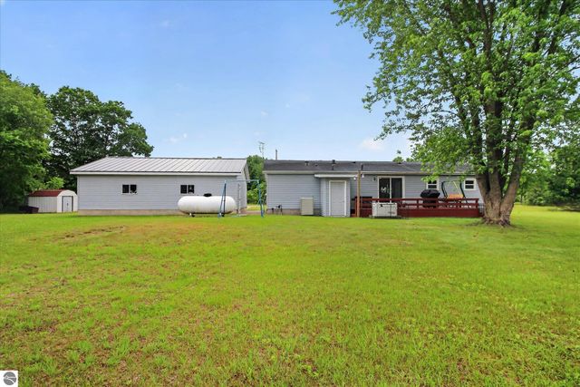 3333 N Ferris Road, Sumner, MI 48889