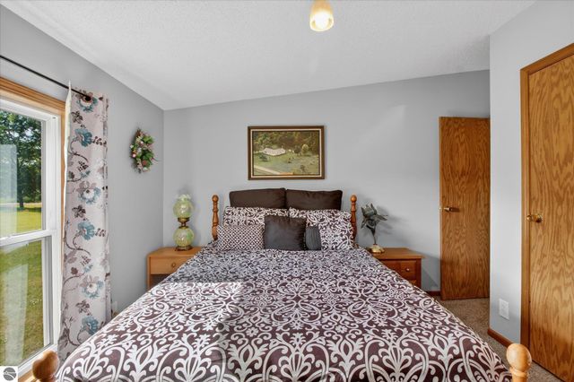 3333 N Ferris Road, Sumner, MI 48889
