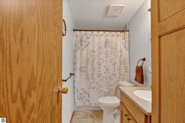 3333 N Ferris Road, Sumner, MI 48889