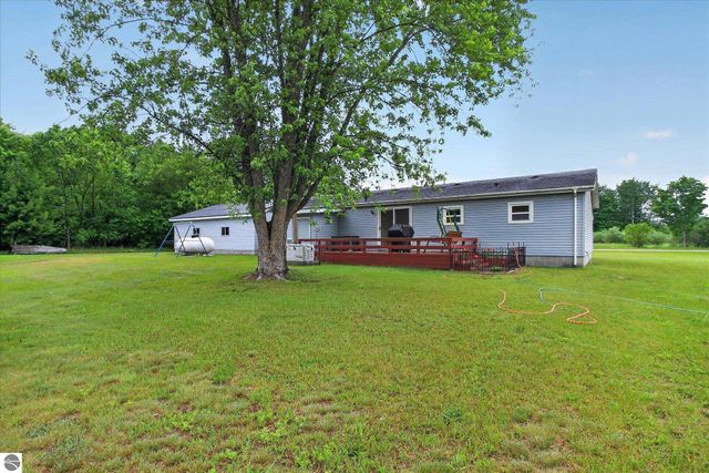 3333 N Ferris Road, Sumner, MI 48889