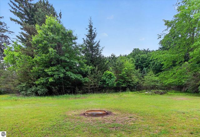 3333 N Ferris Road, Sumner, MI 48889