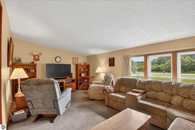 3333 N Ferris Road, Sumner, MI 48889