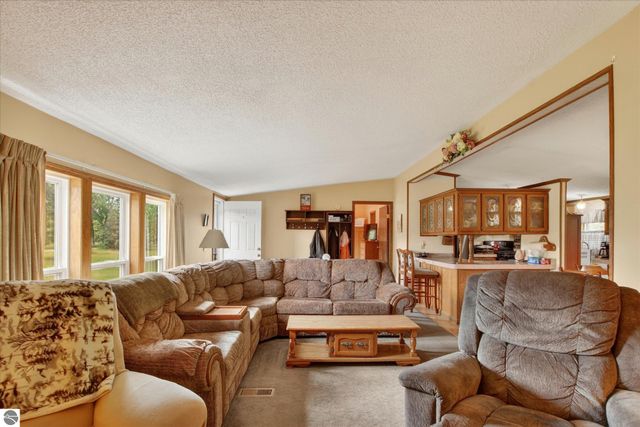 3333 N Ferris Road, Sumner, MI 48889