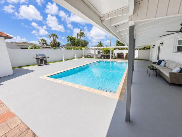 7120 SW 13TH Street, Pembroke Pines, FL 33023