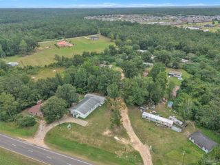 495 Hazzard Ln, Cantonment, FL 32533