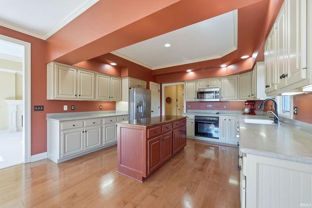 12015 Sycamore Lakes Court, Fort Wayne, IN 46814